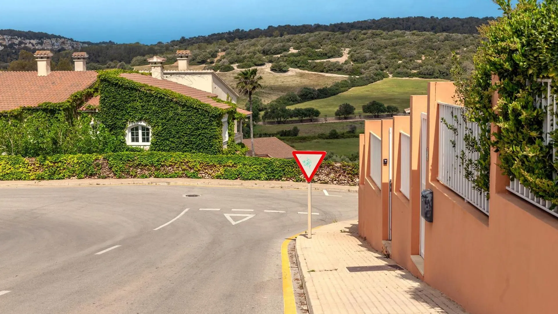 Son Bou By The Sea Apartment Alaior
